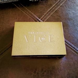 Urban decay vice lip pallet